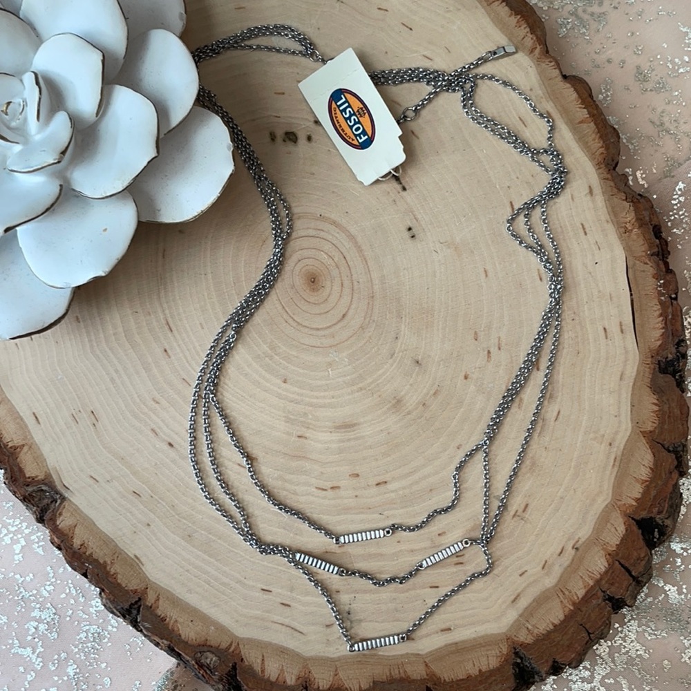 NWT FOSSIL SILVER THREE STRAND NECKLACE!